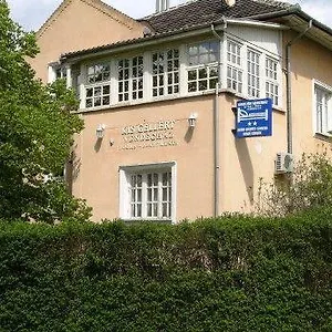 https://kis-gellert-guesthouse.inbudapesthotels.com